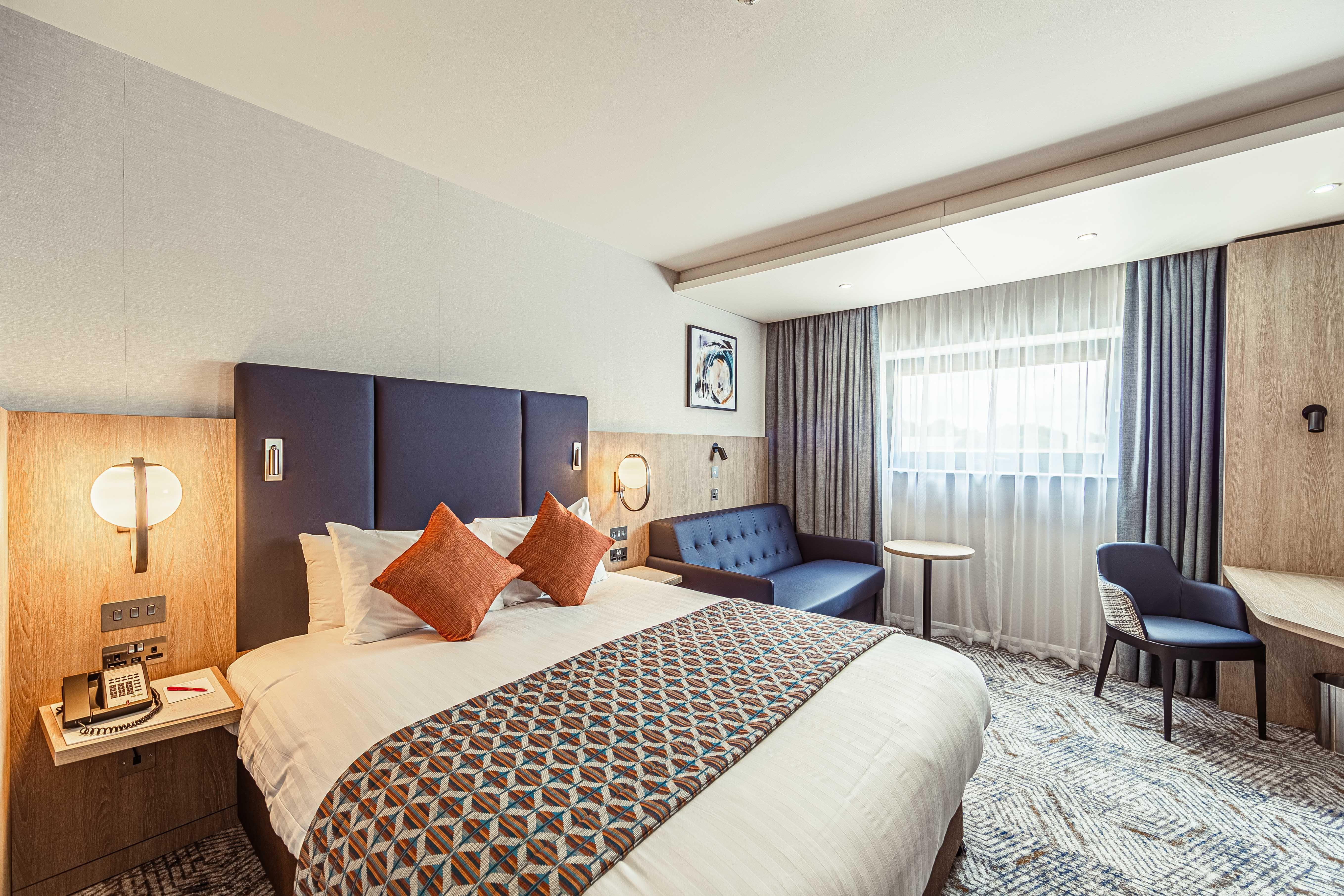 Crowne Plaza Reading Hotel Exterior photo
